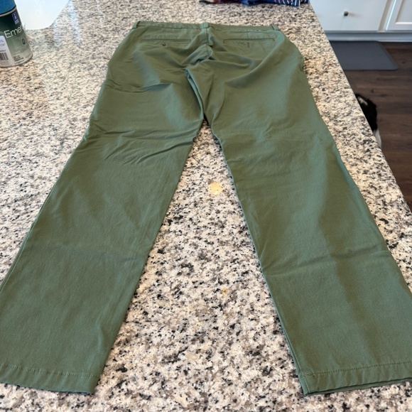 Vineyard Vines Performance On-The-Go Pants Olive Green - 32x30 - Picture 2 of 4